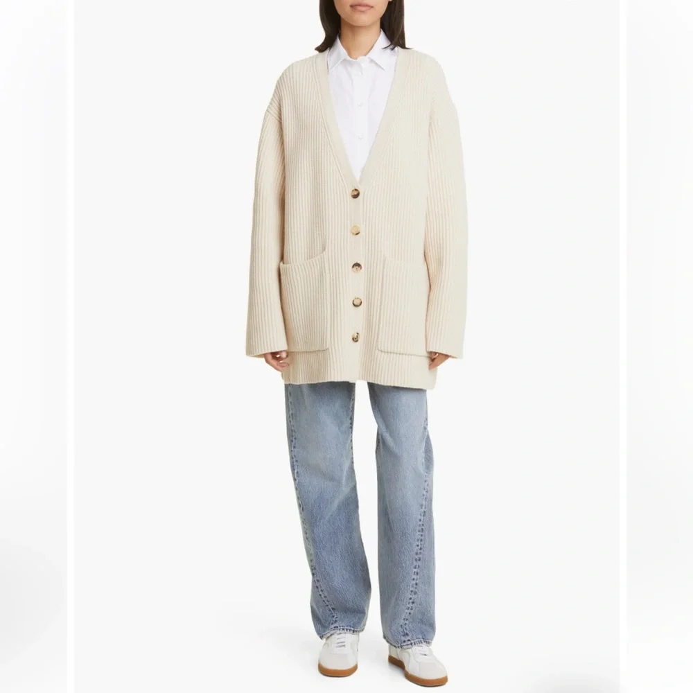 NWT TOTÊME Signature Organic Cotton Poplin Button-Up Shirt - Picture 4 of 14